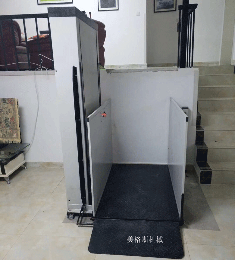 成都客戶定制的無(wú)障礙升降平臺(tái)安裝完畢